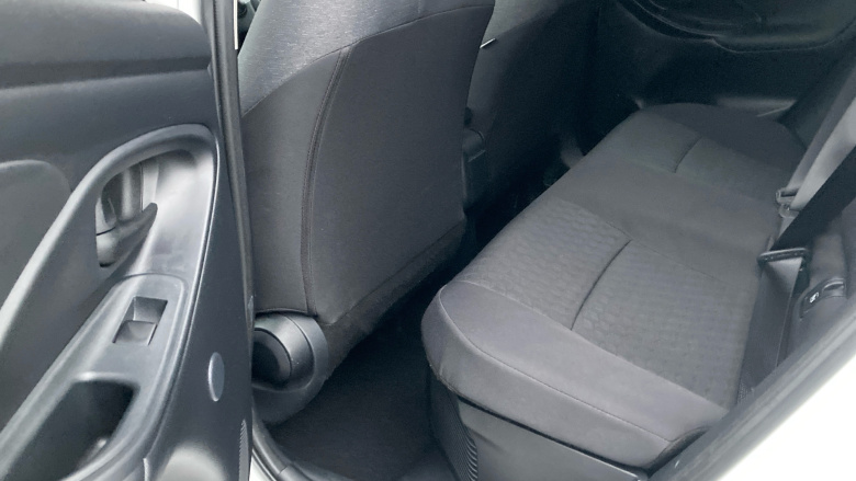 Toyota Yaris 1.5 Hybrid Design 5dr CVT Hybrid Hatchback